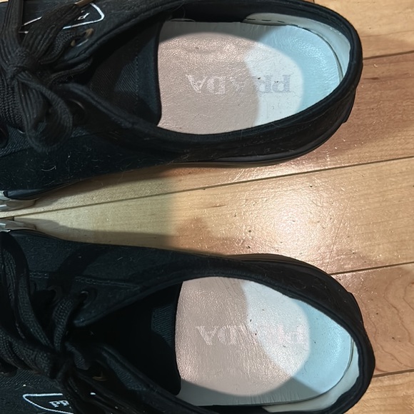 Loved❤️Prada Sneakers - Picture 4 of 6